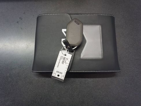 Used 2024 Kia Telluride EX w/ EX Captain's Chair Package FWD image 20