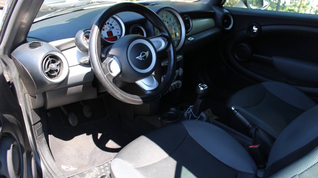 Used 2009 MINI Cooper Convertible FWD image 9