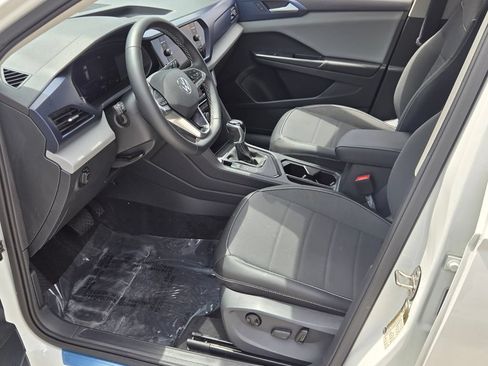 Certified 2023 Volkswagen Taos SE FWD image 10