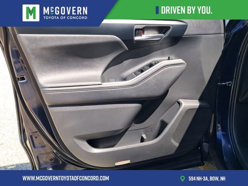 Used 2023 Toyota Highlander XLE AWD/4WD image 13