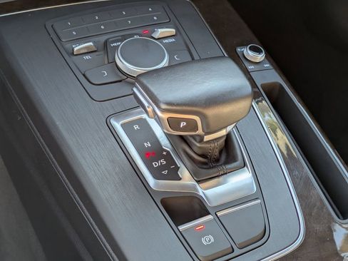 Used 2019 Audi Q5 2.0T Premium w/ Convenience Package image 10