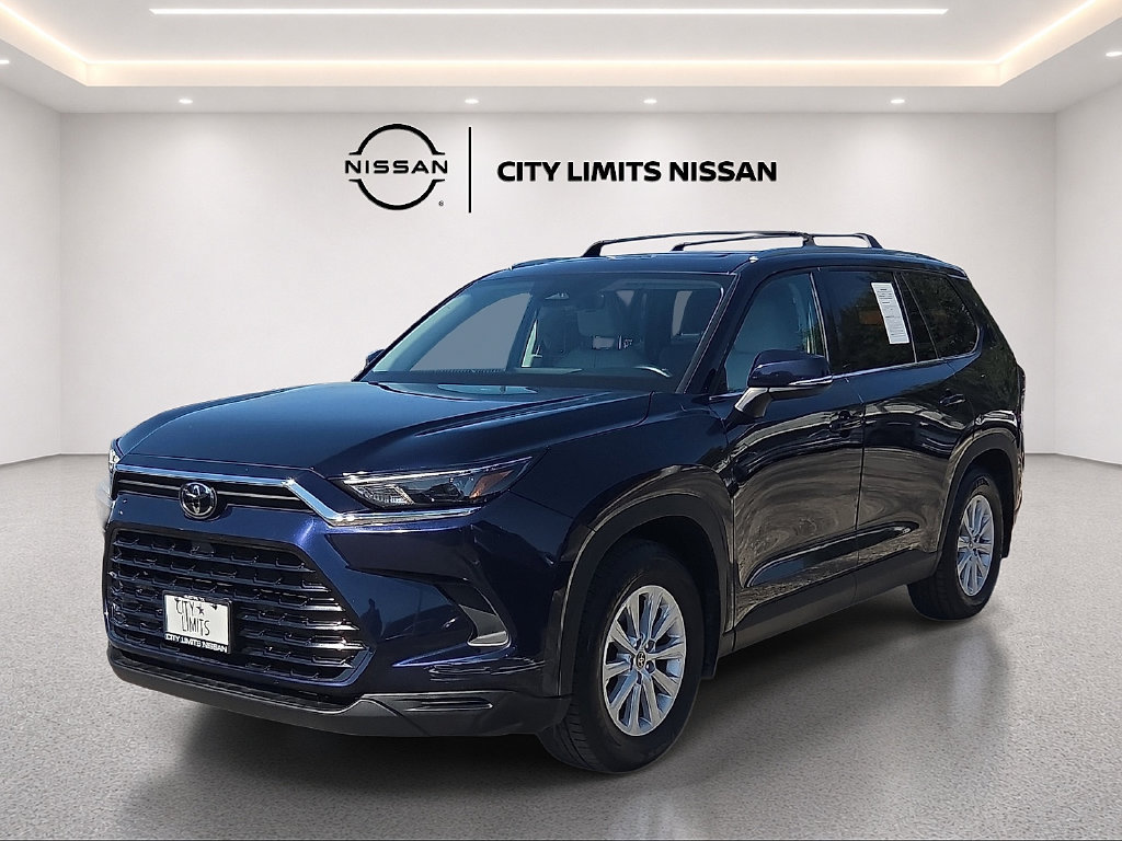Used 2024 Toyota Grand Highlander AWD image 2