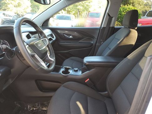Used 2024 GMC Terrain SLE FWD image 18