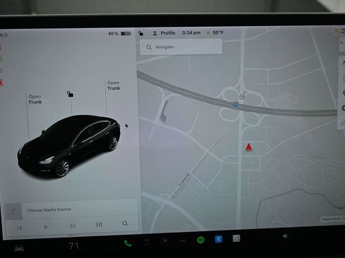 Used 2018 Tesla Model 3 Mid Range image 11