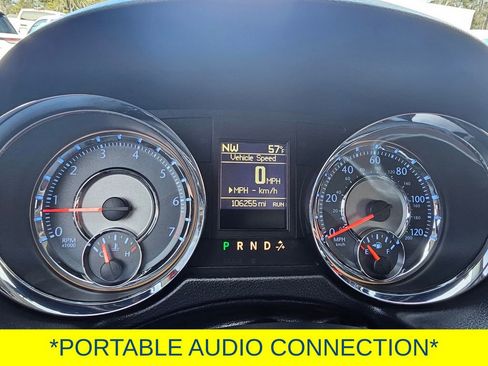 Used 2016 Chrysler Town & Country Touring image 21