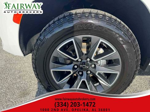 Used 2022 Chevrolet Tahoe Z71 w/ Luxury Package AWD/4WD image 36