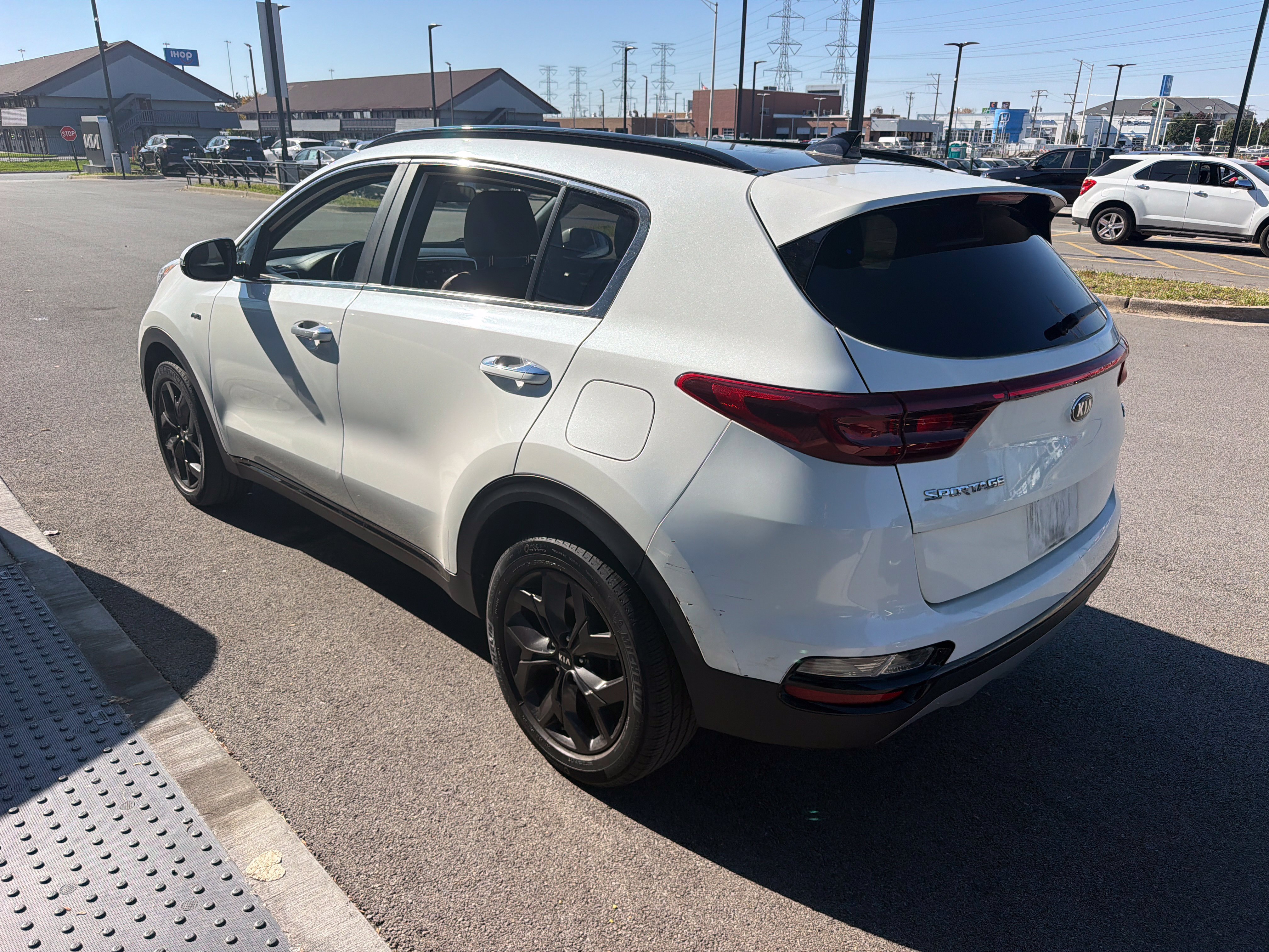 Used 2020 Kia Sportage S w/ S Sunroof Package AWD/4WD image 4