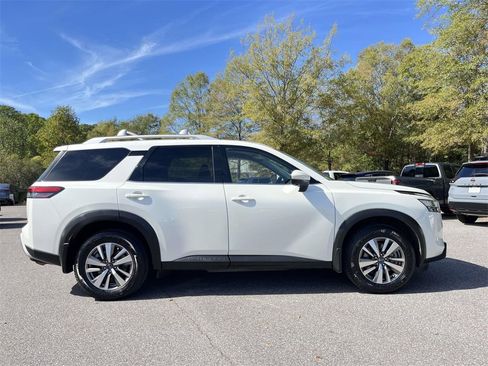 Used 2023 Nissan Pathfinder SL image 8