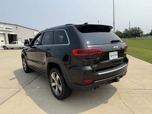 Used 2014 Jeep Grand Cherokee Limited w/ Trailer Tow Group IV AWD/4WD image 4