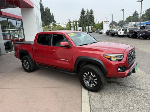 Used 2020 Toyota Tacoma TRD Off-Road AWD/4WD image 7