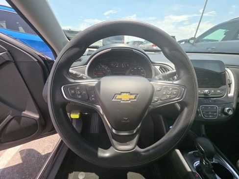 Used 2025 Chevrolet Malibu LT FWD image 14