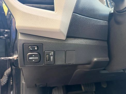 Used 2014 Toyota Corolla LE FWD image 15