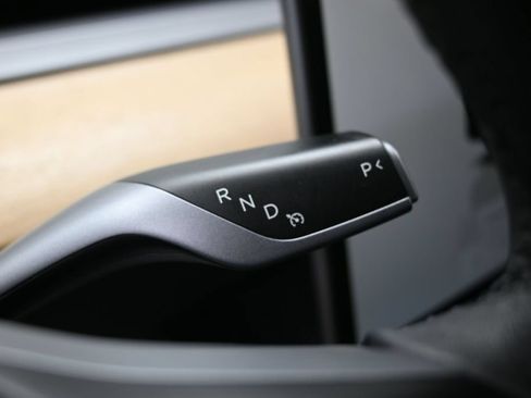 Used 2023 Tesla Model Y Long Range AWD/4WD image 35