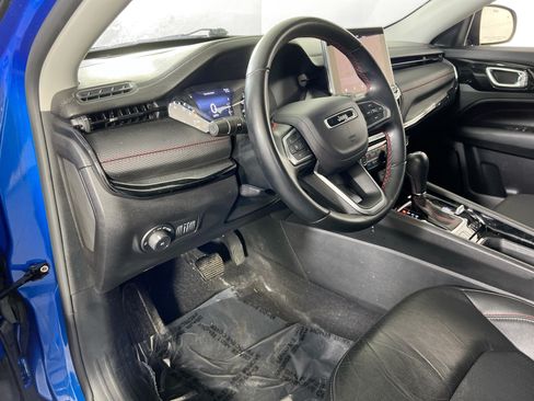 Used 2022 Jeep Compass Trailhawk w/ Trailhawk Convenience Group AWD/4WD image 9