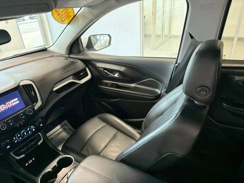 Used 2022 GMC Terrain SLT w/ LPO, Floor Liner Package AWD/4WD image 31
