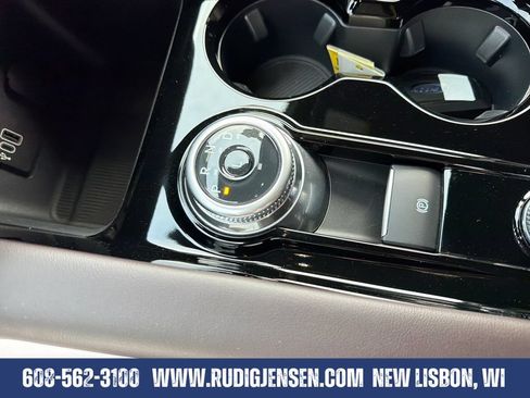 Used 2026 Ford Explorer Platinum w/ LUX Leather Package AWD/4WD image 23