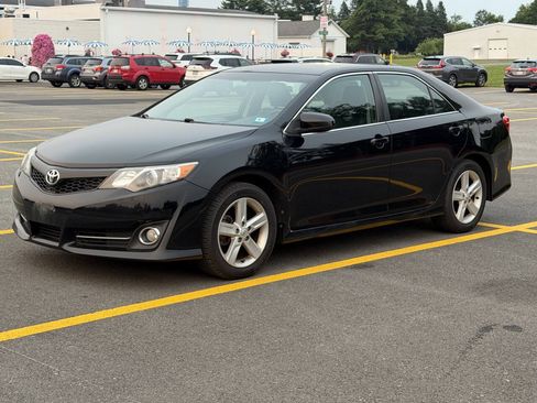 Used 2014 Toyota Camry SE FWD image 8