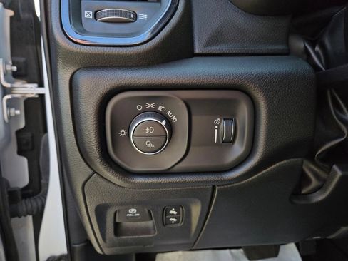 Used 2023 RAM 1500 Big Horn AWD/4WD image 16