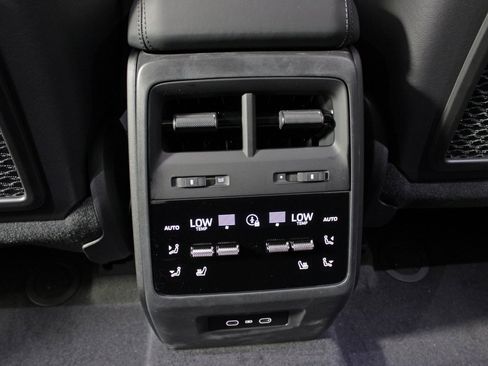 Used 2025 Porsche Macan Turbo Electric image 35