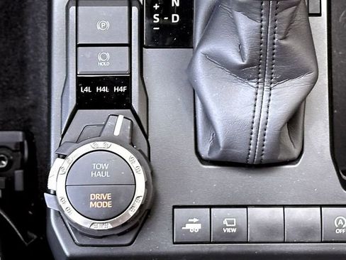 New 2025 Toyota 4Runner Limited image 16