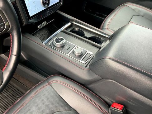 Used 2023 Ford Expedition Limited image 17