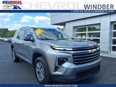 Used 2025 Chevrolet Traverse LT