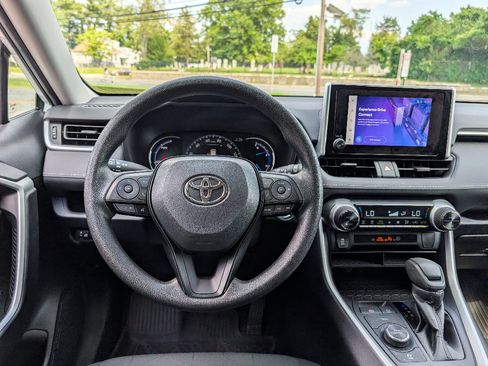 Used 2023 Toyota RAV4 XLE AWD/4WD image 28