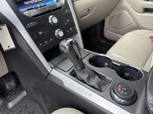 Used 2015 Ford Explorer XLT w/ Equipment Group 202B image 20