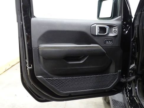 Used 2024 Jeep Wrangler Sahara image 16