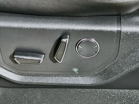 Used 2018 Ford F150 Lariat w/ Equipment Group 502A Luxury RWD image 16