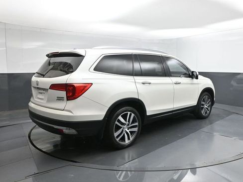 Used 2017 Honda Pilot Touring image 7