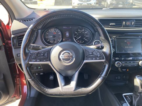 Used 2021 Nissan Rogue Sport SV image 12