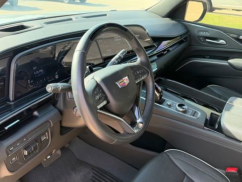 Used 2024 Cadillac Escalade Sport w/ LPO, ONYX Package image 17