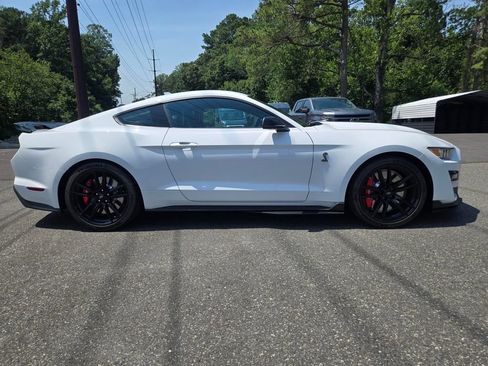 Used 2021 Ford Mustang Shelby GT500 w/ Technology Package RWD image 4
