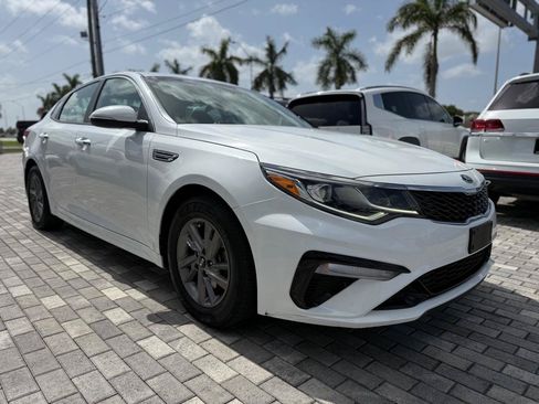 Used 2020 Kia Optima LX FWD image 1