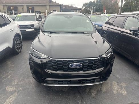 Used 2023 Ford Escape ST-Line image 2