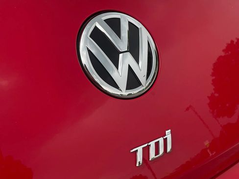 Used 2015 Volkswagen Beetle TDI FWD image 13