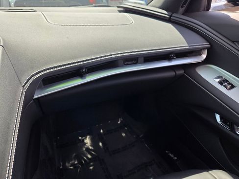 Used 2024 Chevrolet Corvette Stingray Coupe w/ Z51 Performance Package image 26