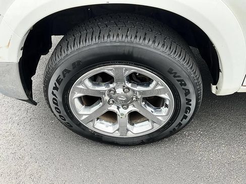 Used 2017 RAM 1500 Laramie w/ Convenience Group AWD/4WD image 10