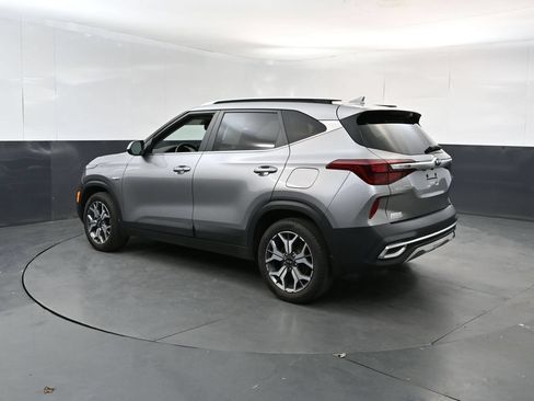 Used 2021 Kia Seltos EX AWD/4WD image 3