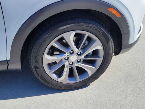 Used 2020 Buick Encore GX Essence w/ Experience Buick Package FWD image 9