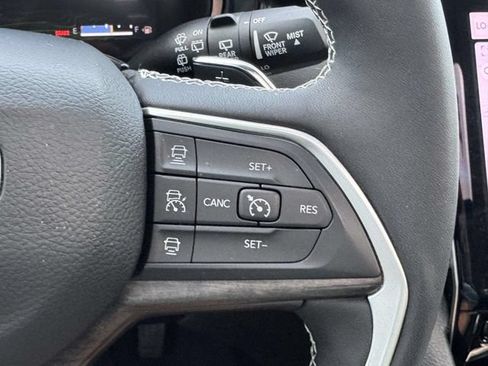 Used 2023 Jeep Grand Cherokee 4WD 4xe image 23