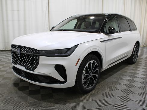 Used 2025 Lincoln Nautilus Reserve AWD/4WD image 29