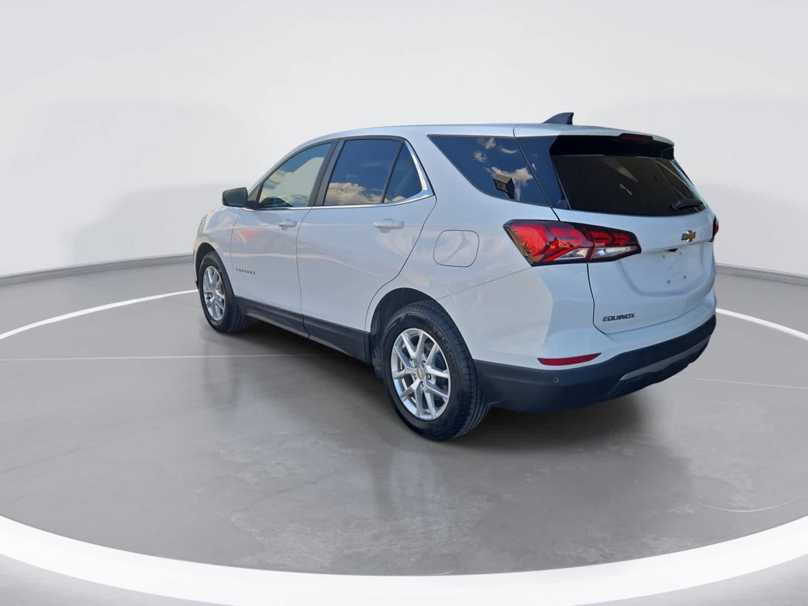 Used 2024 Chevrolet Equinox LT FWD image 6