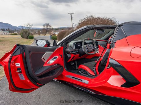 Used 2021 Chevrolet Corvette Stingray Premium Conv w/ Z51 Performance Package image 24