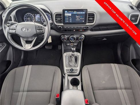 Used 2022 Hyundai Venue SEL w/ Cargo Package image 5