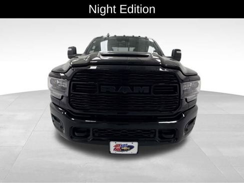 Used 2024 RAM 2500 Limited image 9