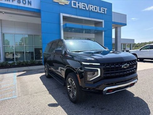 Used 2025 Chevrolet Tahoe Z71 w/ Comfort Package AWD/4WD image 3