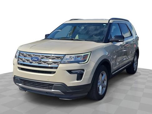 Used 2018 Ford Explorer XLT w/ Equipment Group 202A FWD image 1