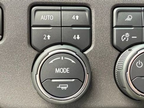 Used 2025 Chevrolet Silverado 1500 ZR2 w/ Technology Package image 43